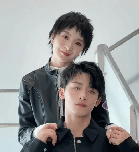 伊能静歪屁股?李沁被艳压?张云龙被公司放弃?