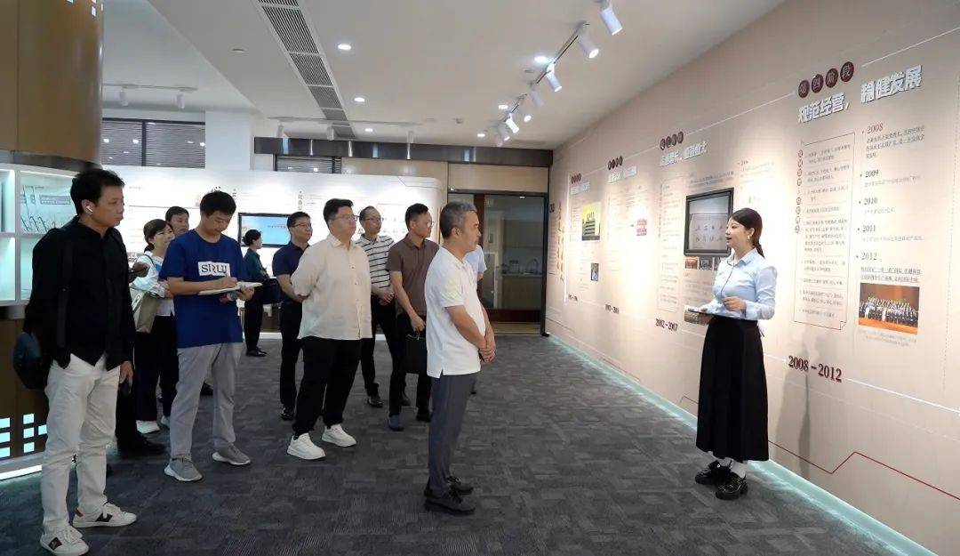 心中有别人"的企业文化核心,经过三十余年的发展,建华控股立足建材