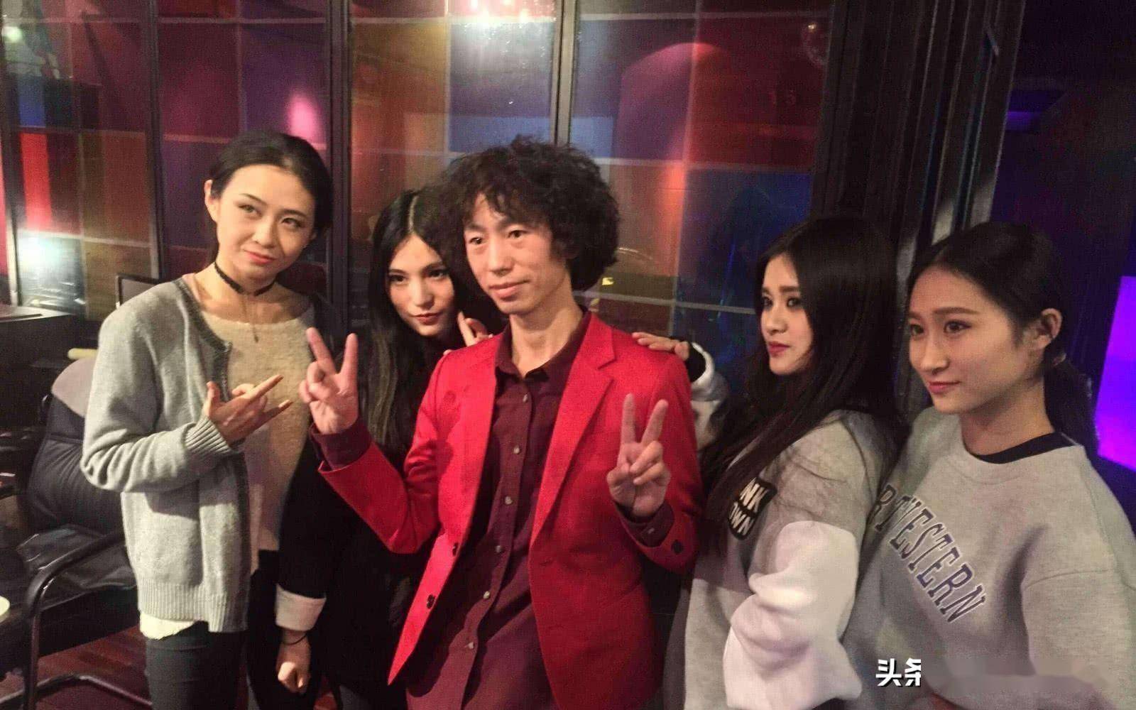 "突然消失"的5位歌手,有人进精神病院,有人去世_庞龙_庞麦郎_慕容晓晓