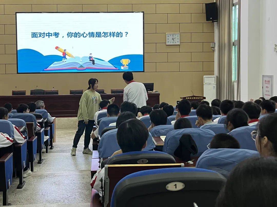 漳州实验中学学生坠楼图片