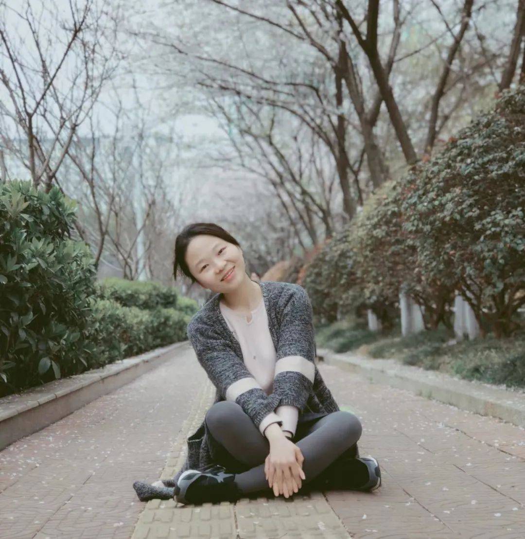 当修口红,粉饼成了一门生意,女人们的"万碎爷"有救了_化妆品_杨环宇