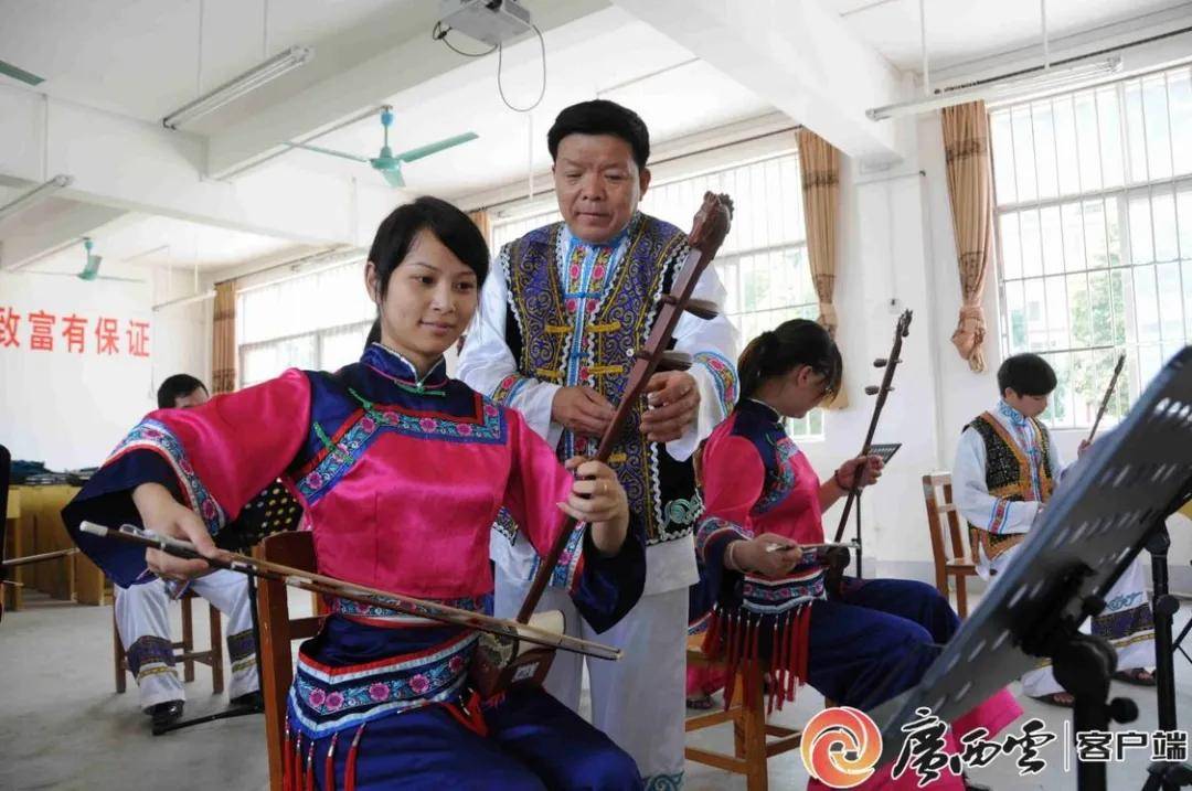 "壮族马骨胡起源于宋朝,至今有近千年的历史,是珍贵"活态"的非物质