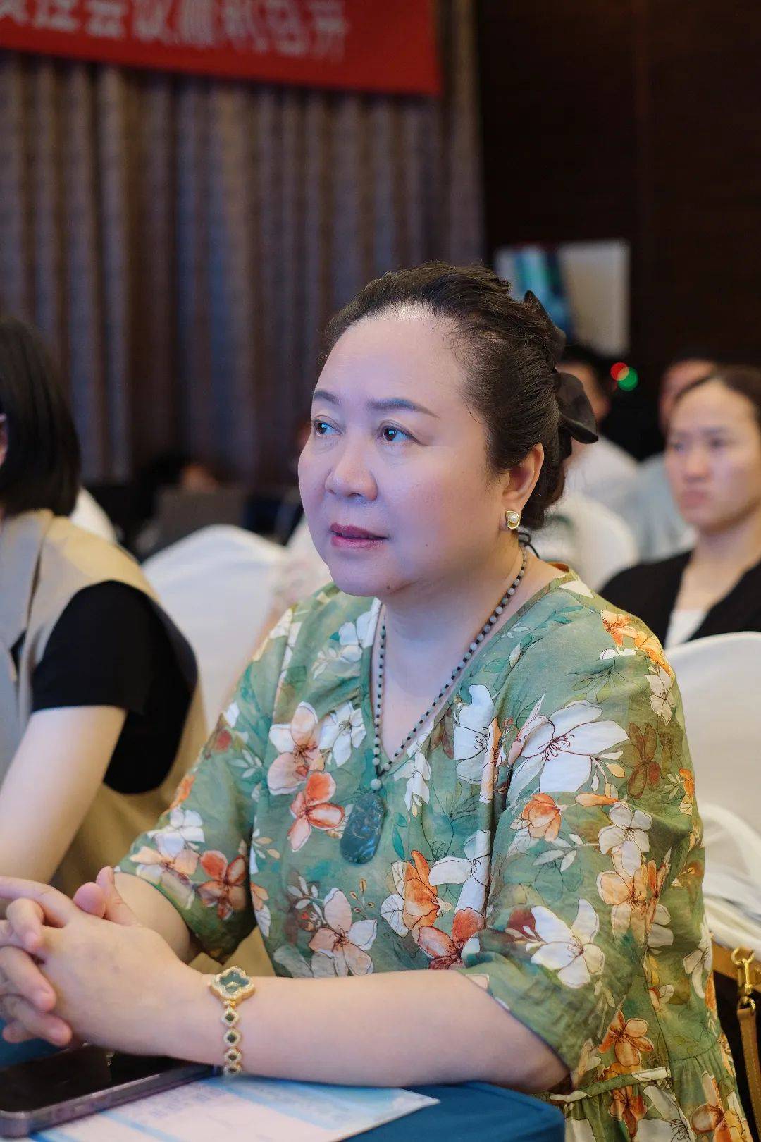 作为学术课题分享的主持嘉宾,范敏教授就绵阳市中心医院邓伟教授