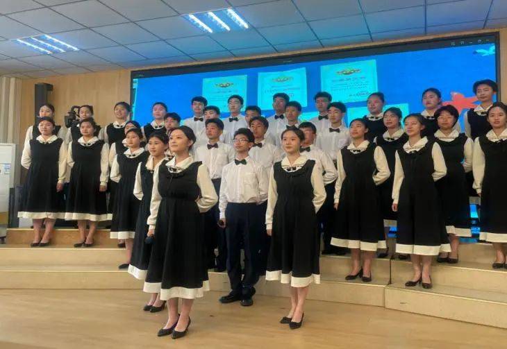 旅校"十个一" | 歌声嘹亮展风采 强国有我向未来——青岛旅游学校举行