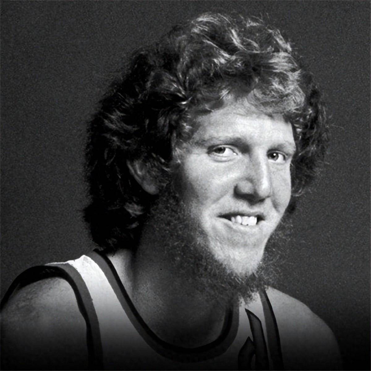 两届nba总冠军比尔·沃顿去世,享年71岁!曾是姚明名人堂引荐人