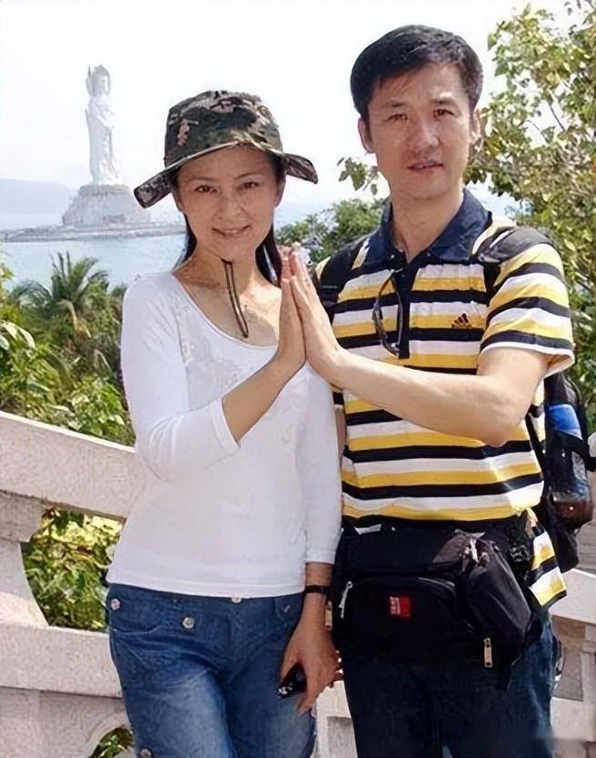 黄志忠:与何音离婚13年,55岁仍单身,前妻带孩子嫁小9岁许云帆