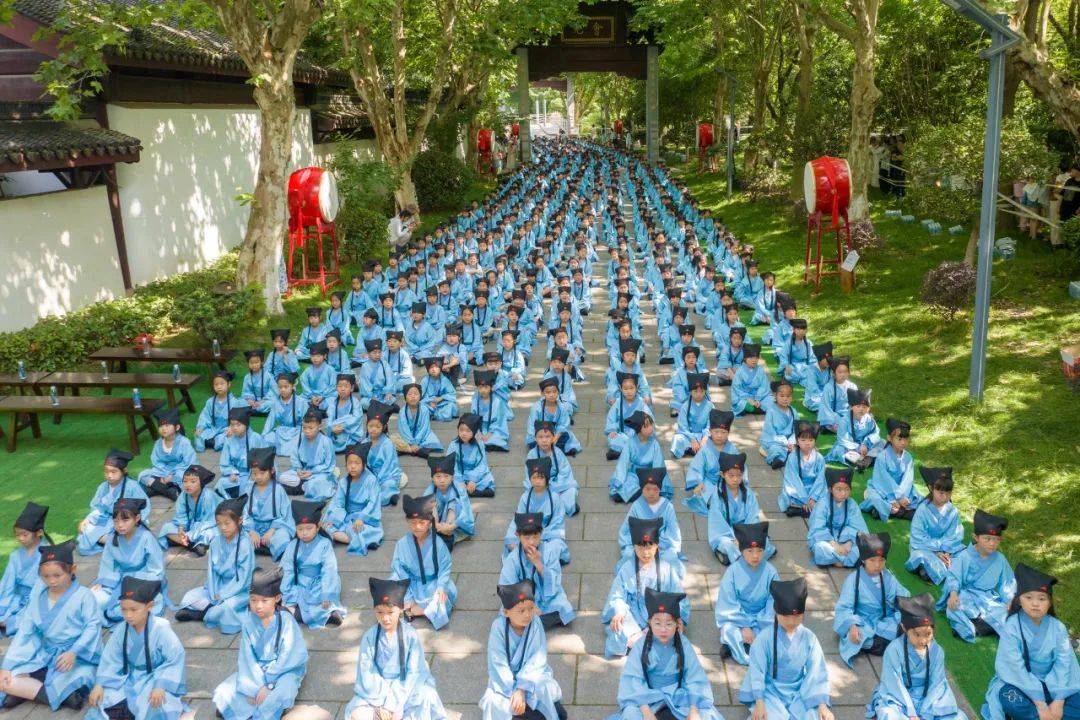 今天,桐乡这场开蒙礼,仪式感满满!