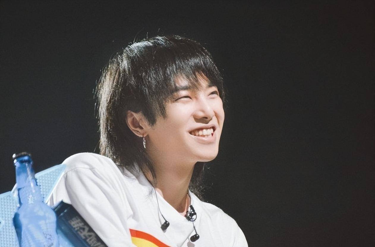 却没有一首代表作,这4位明星羞不羞_华晨宇_尚雯婕_王源