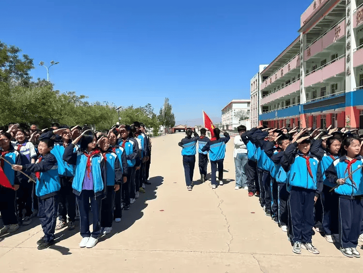 杭锦后旗开展少先队新队员入队仪式系列活动_少先队员_小学_使命感