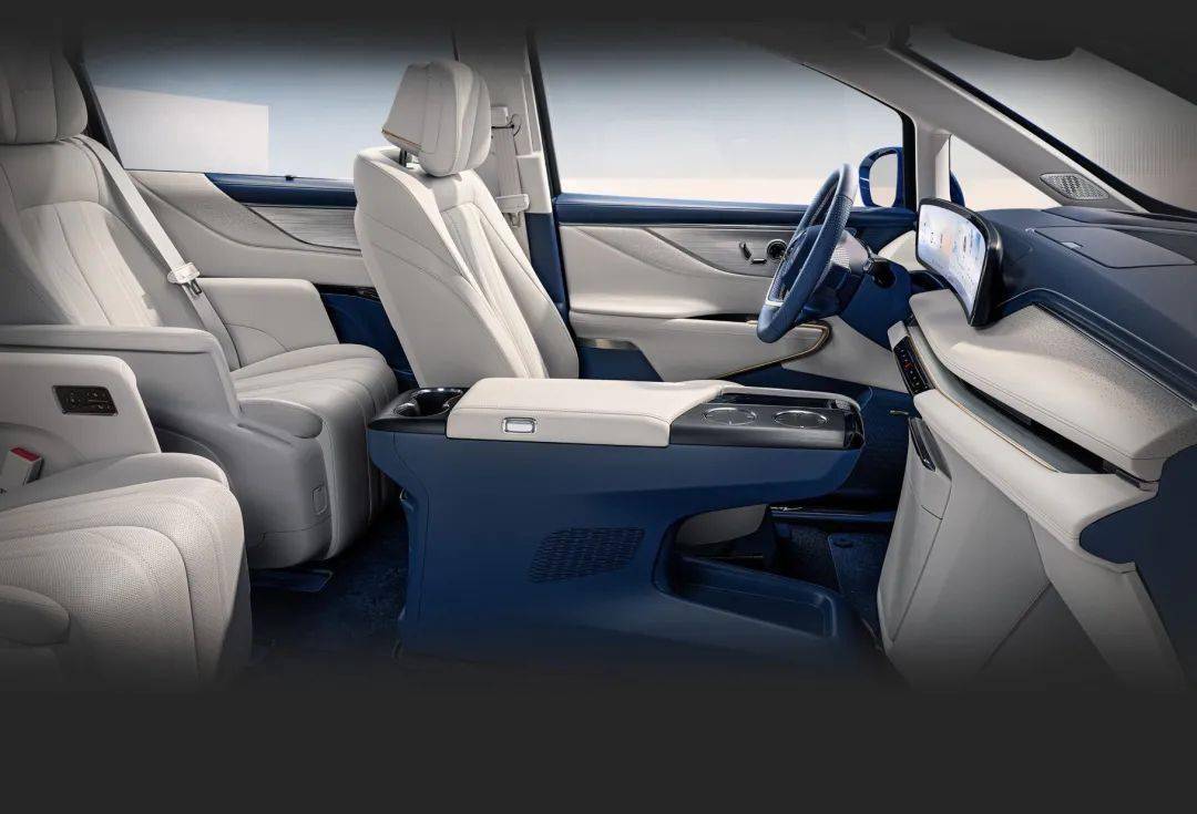 当然,媒体,导航,设置,全景影像,苹果carplay,小程序等功能也没缺席.