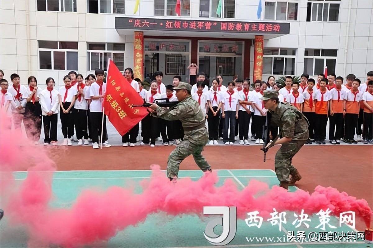 汉中市略阳县人武部开展庆"六一"军营开放日活动