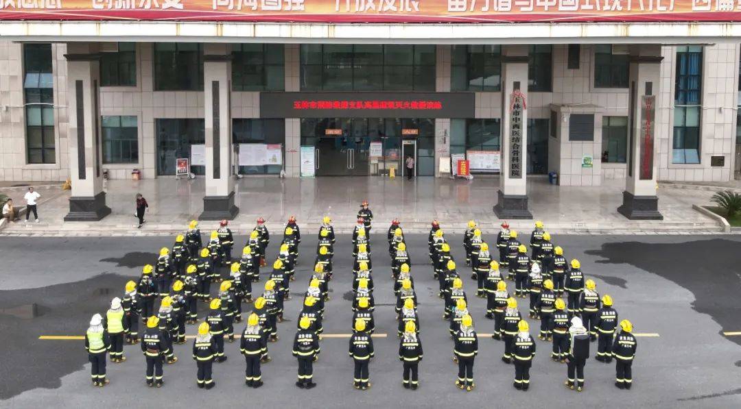 提效强能!玉林消防组织开展高层建筑熟悉演练