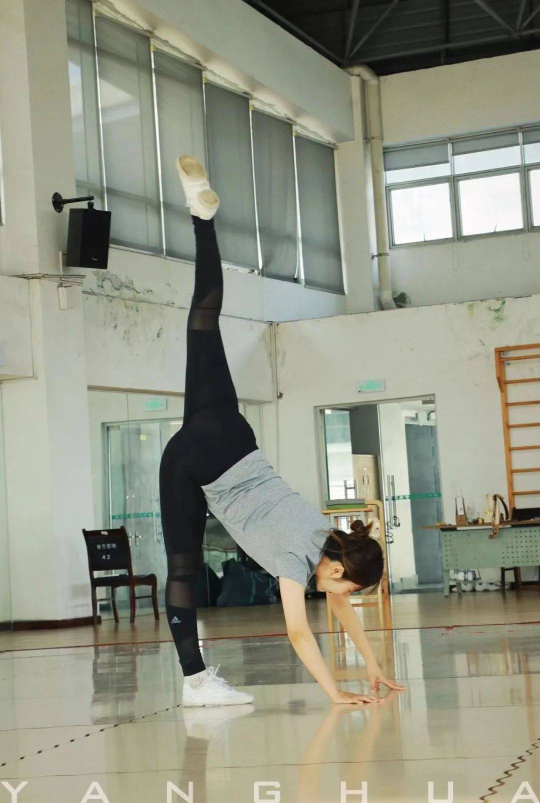 大学健美操什么动作（大学健美操什么动作好学） 大学健美操什么动作（大学健美操什么动作好学

）《大学健美操练什么》 健身健美