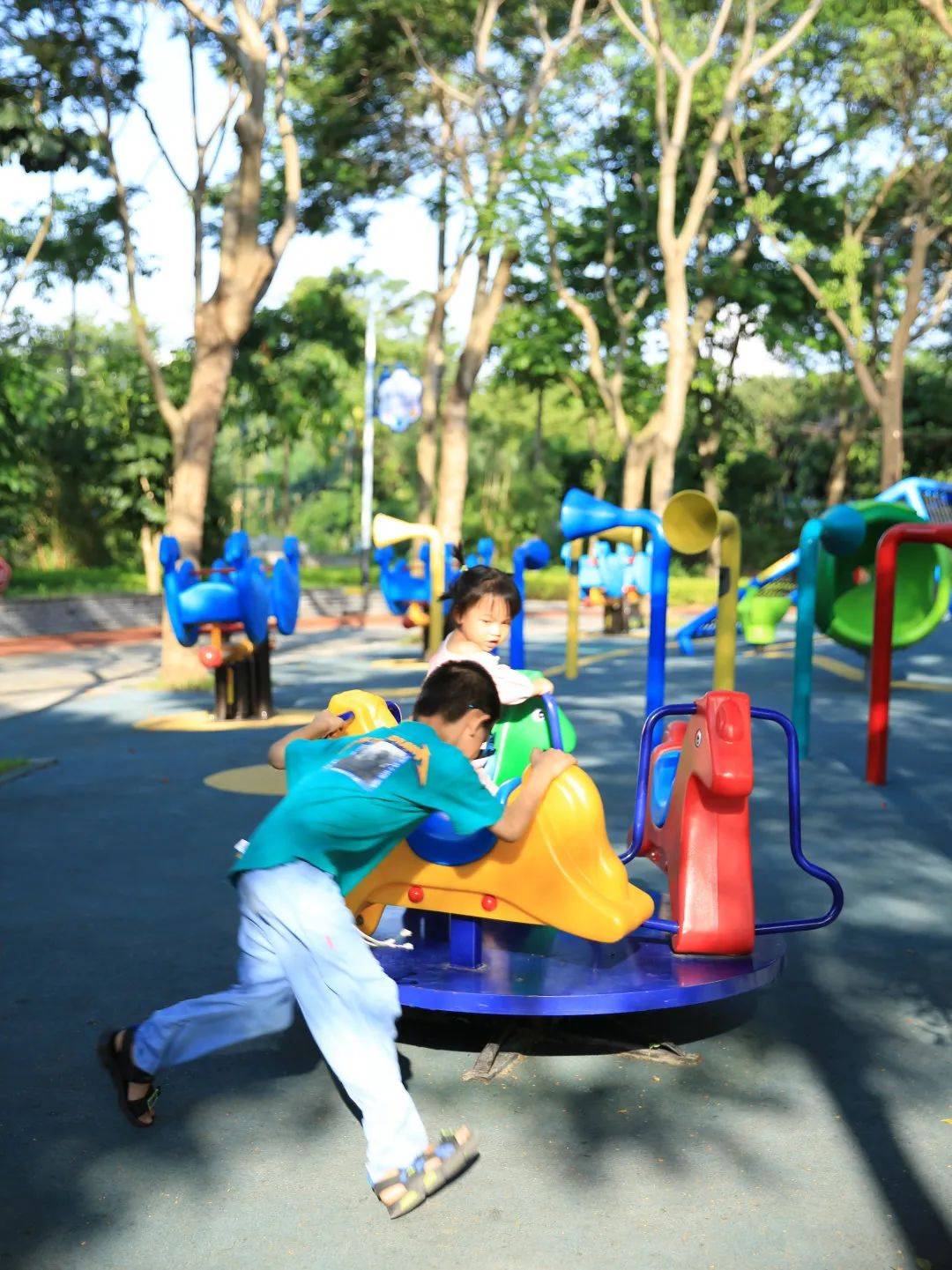 儿童公园引入"一米高度看城市"儿童视角到公园寻找夏日多巴胺96孩子