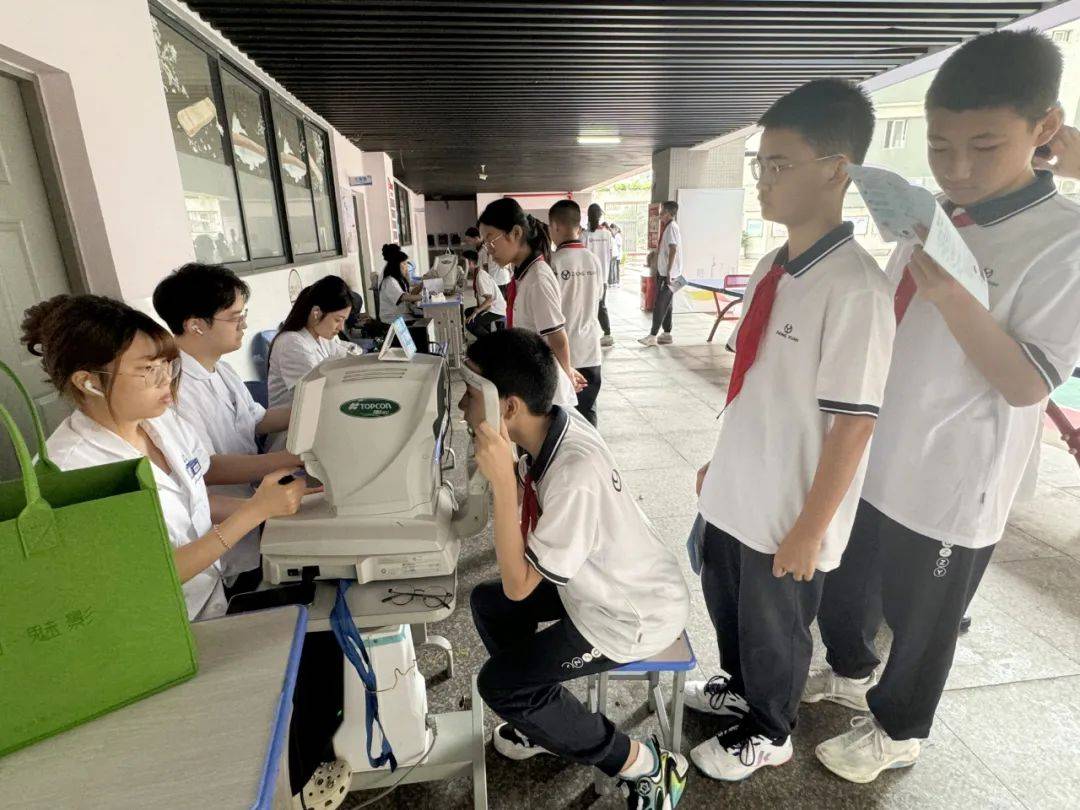 "睛"心呵护丨泉州中远学校开展视力筛查工作