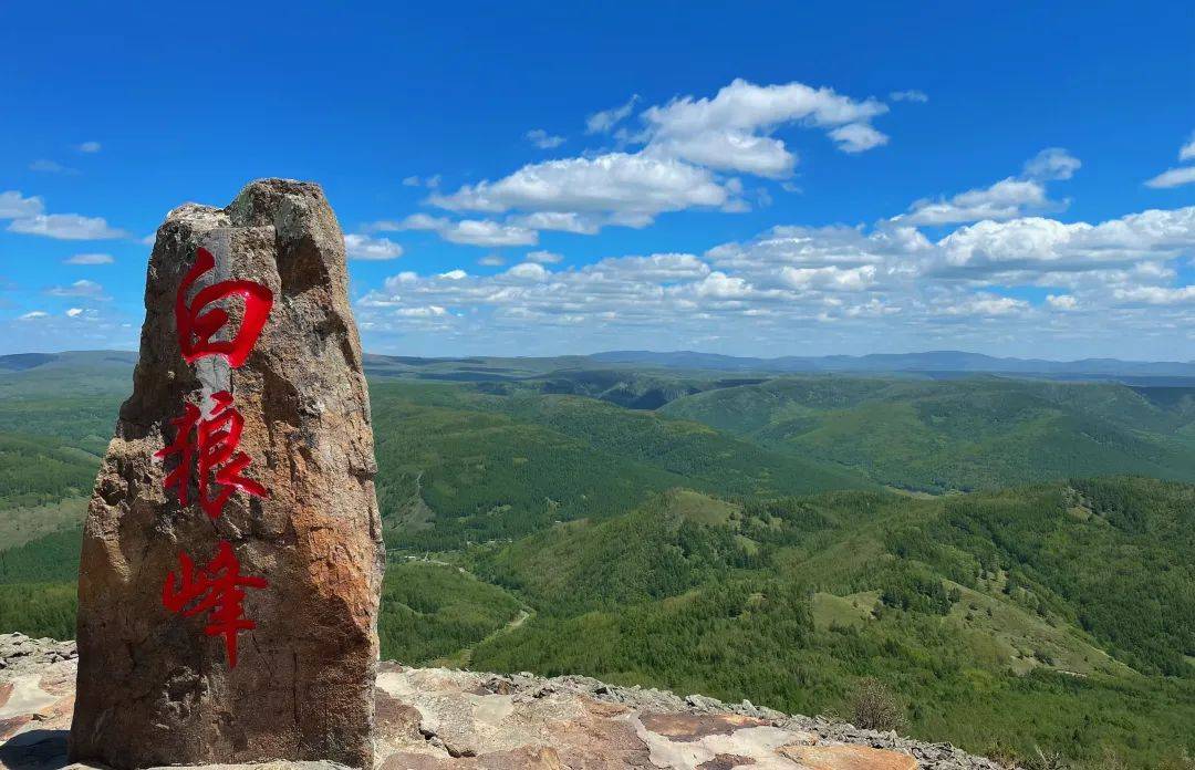游览结束后我们前往阿尔山市区,参观阿尔山火车站,火车站修建于1937年