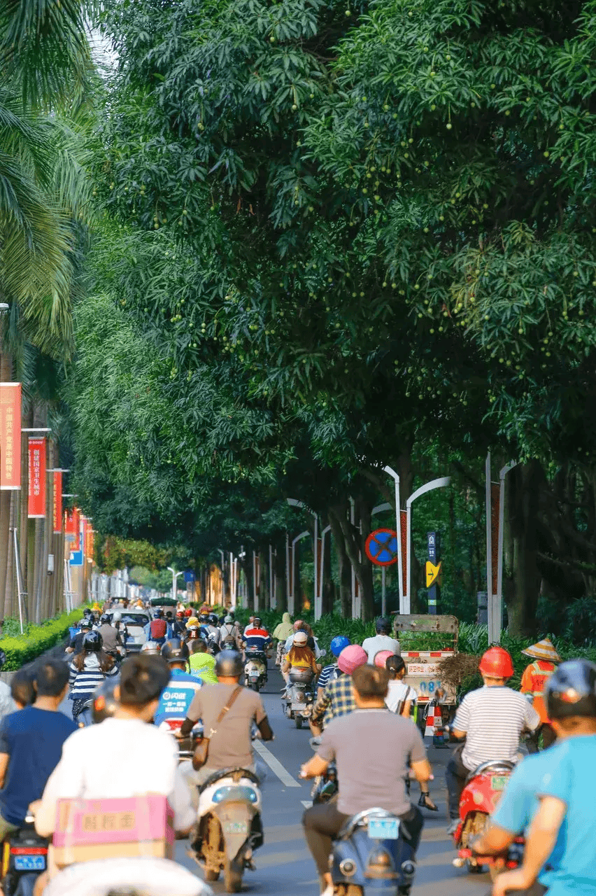 中国最"能熬夜"的城市,白天没人,凌晨人挤人,比成都还安逸_南宁_电动