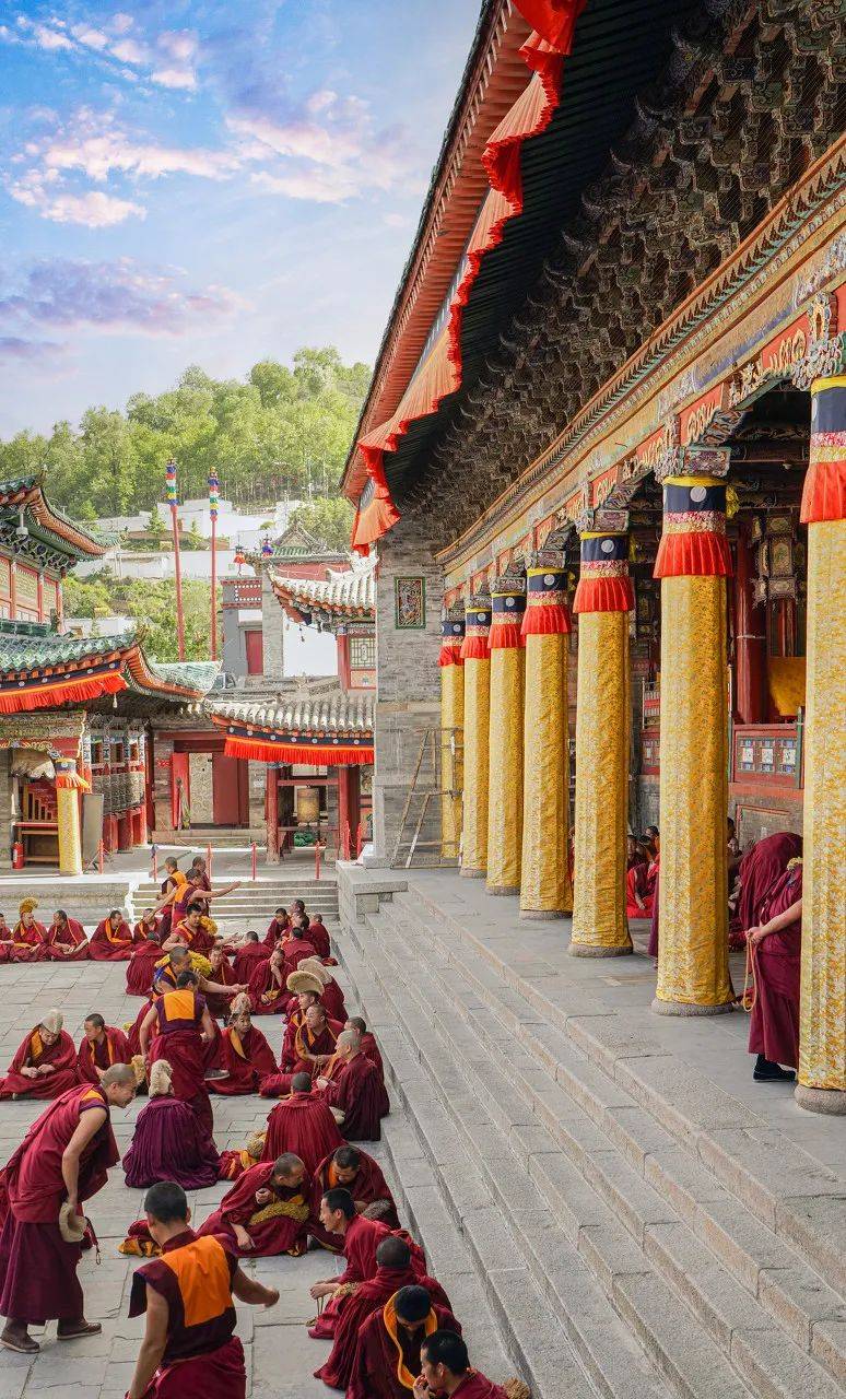 酥油花,壁画,堆绣,是中国藏传佛教格鲁派六大寺院之一,西宁塔尔寺,这