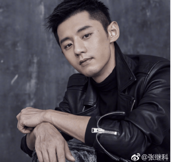 >去年4月张继科相关事件曝光后,多家品牌发声明表示与其解除合约.