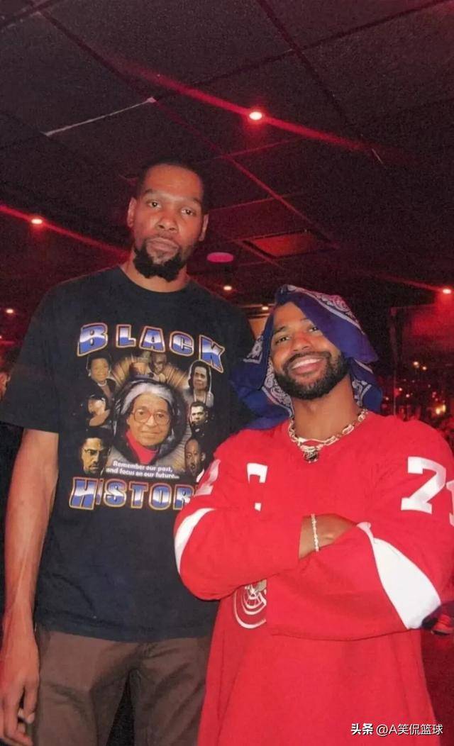 真球痴!杜兰特在夜店狂欢还不忘练习投篮,没女朋友是有道理的