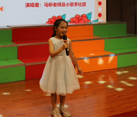 灞桥区东城三小举办第七届校园文化艺术节暨庆"六一"合唱比赛活动