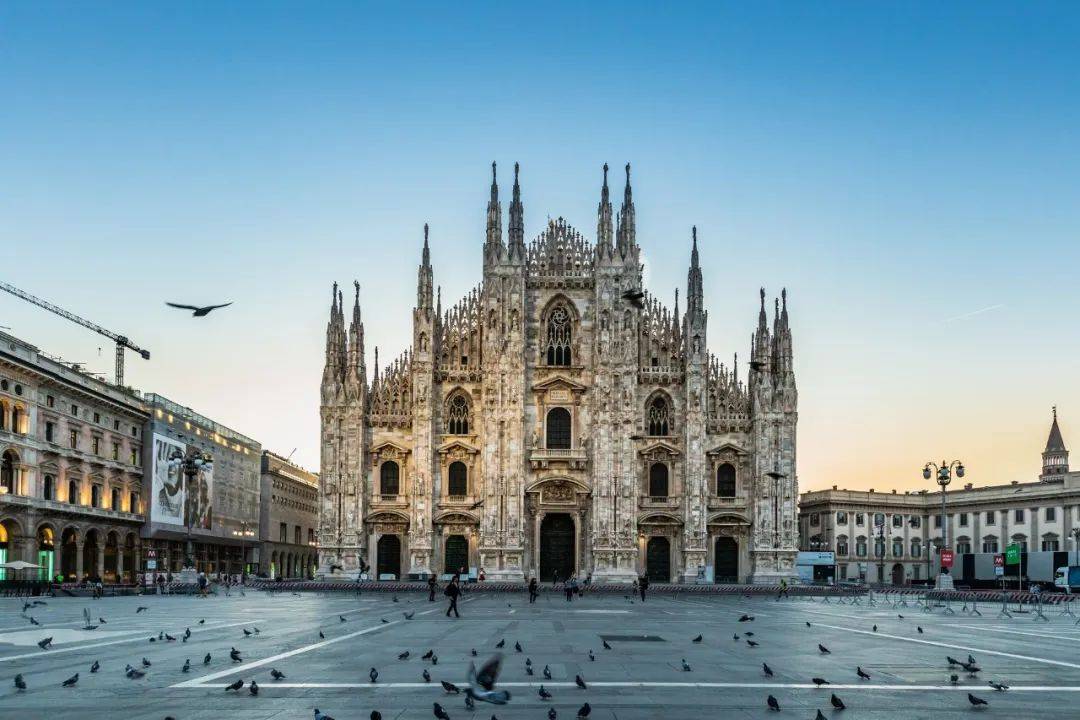 城,时尚与设计之都, 欧洲的四大经济中心,世界歌剧中心,世界艺术之都