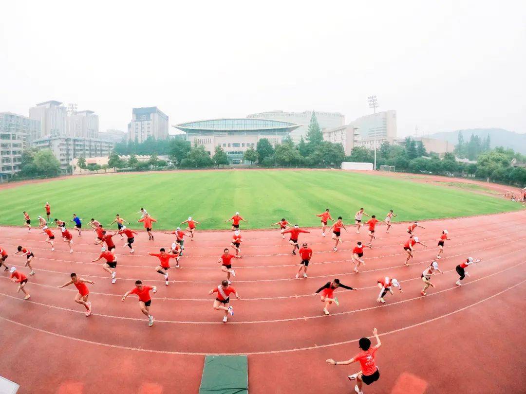 "雁渡寒潭夏训营:当集训日遇上全球跑步日,我们用脚步证明热爱!
