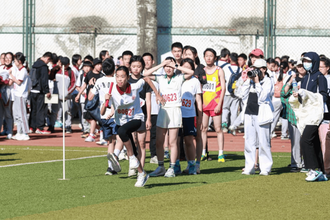 北京中学东泽校区春季运动会成功举行