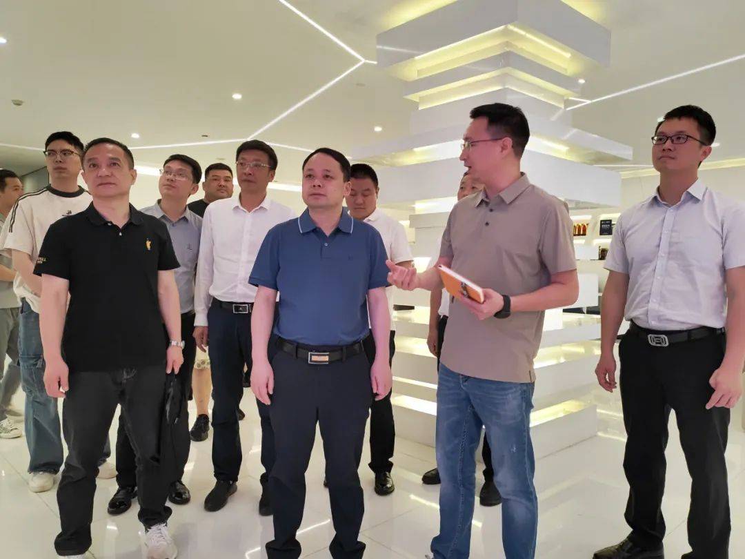 考察广州中旭未来科技有限公司杨滨一行先后来到天河中央商务区管理