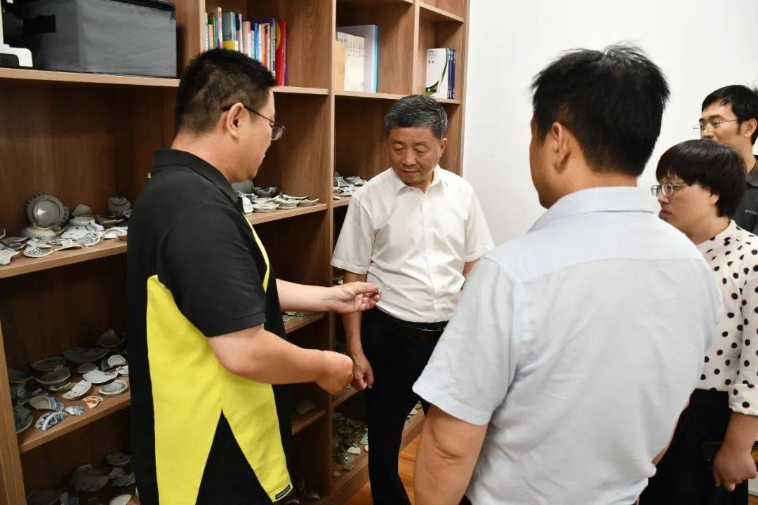 市文化和旅游局党组成员,副局长高晓勇,市博物馆馆长王志伟,市文化和