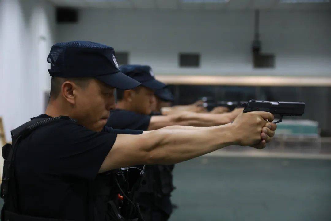 战鼓擂鸣 吹响百人尖兵集结号 ——天津公安特警百人尖兵集训暨