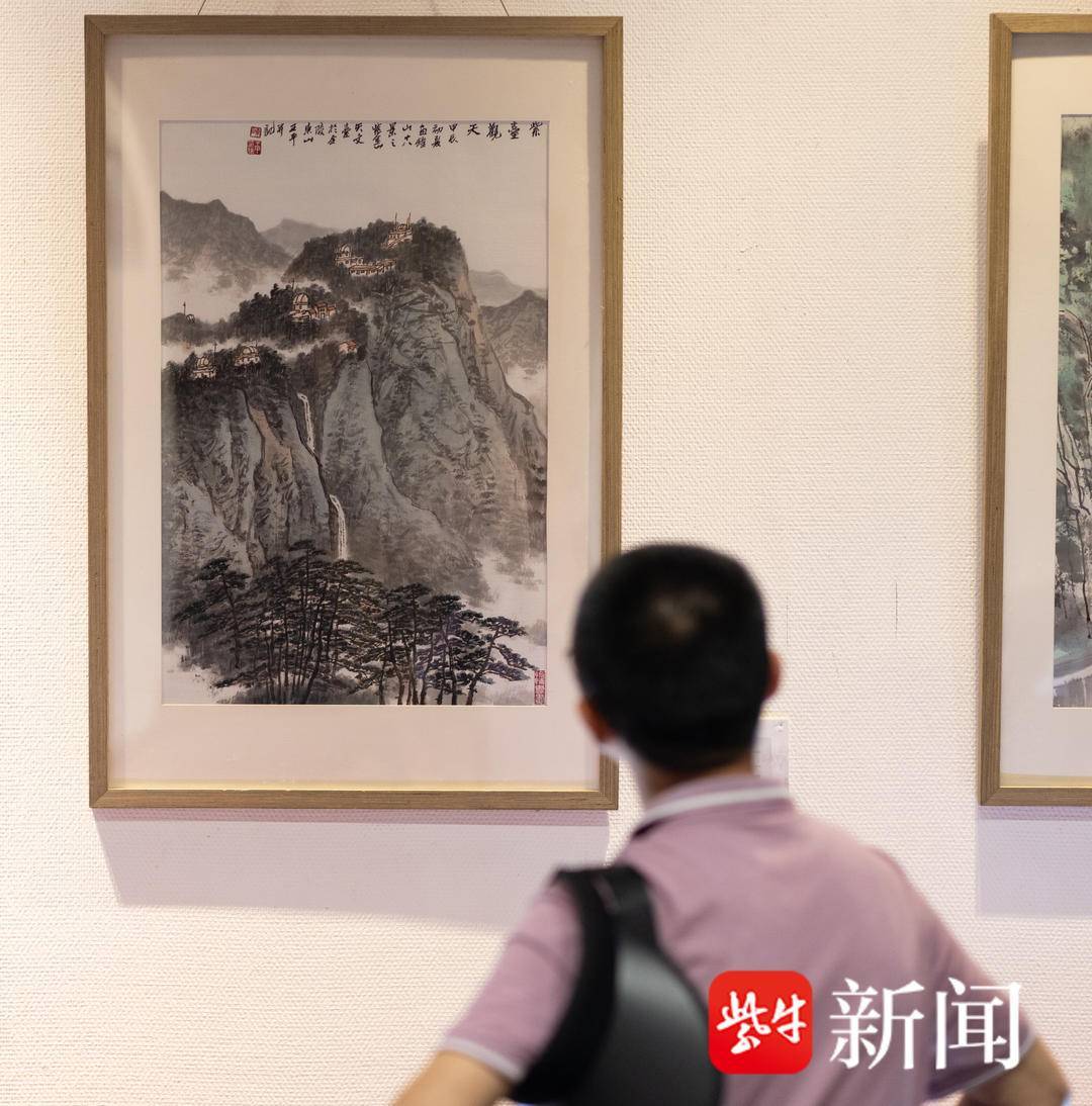 新时代钟山融合"雄山,秀水,古城,伟陵"为一体,是南京这座现代化大都