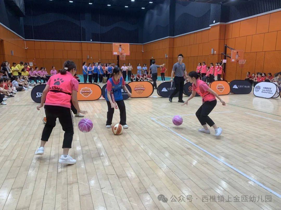 张慧敏,李玲,翟丽雪 冯俭怡二,颁奖仪式在本届幼儿篮球花会中,我园