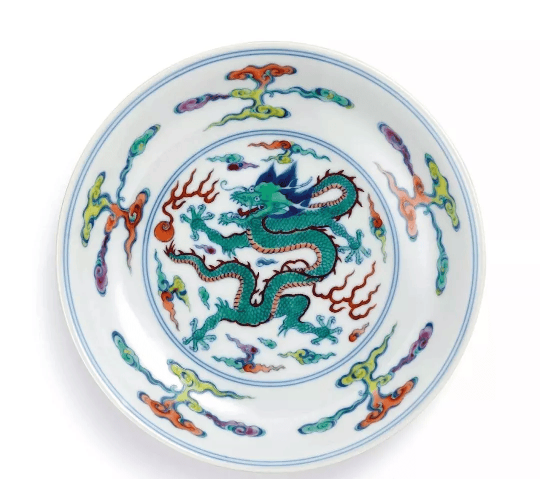 25厘米 「大清乾隆年制」款3609清乾隆胭脂红地轧道洋彩折枝花卉纹盘