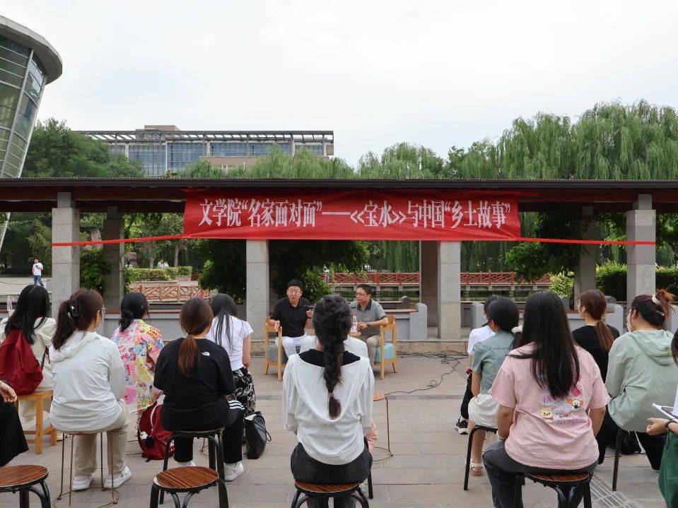 以杜鹏程的《保卫延安》为例他点明了延安吸引作者的深层原因辩证解析