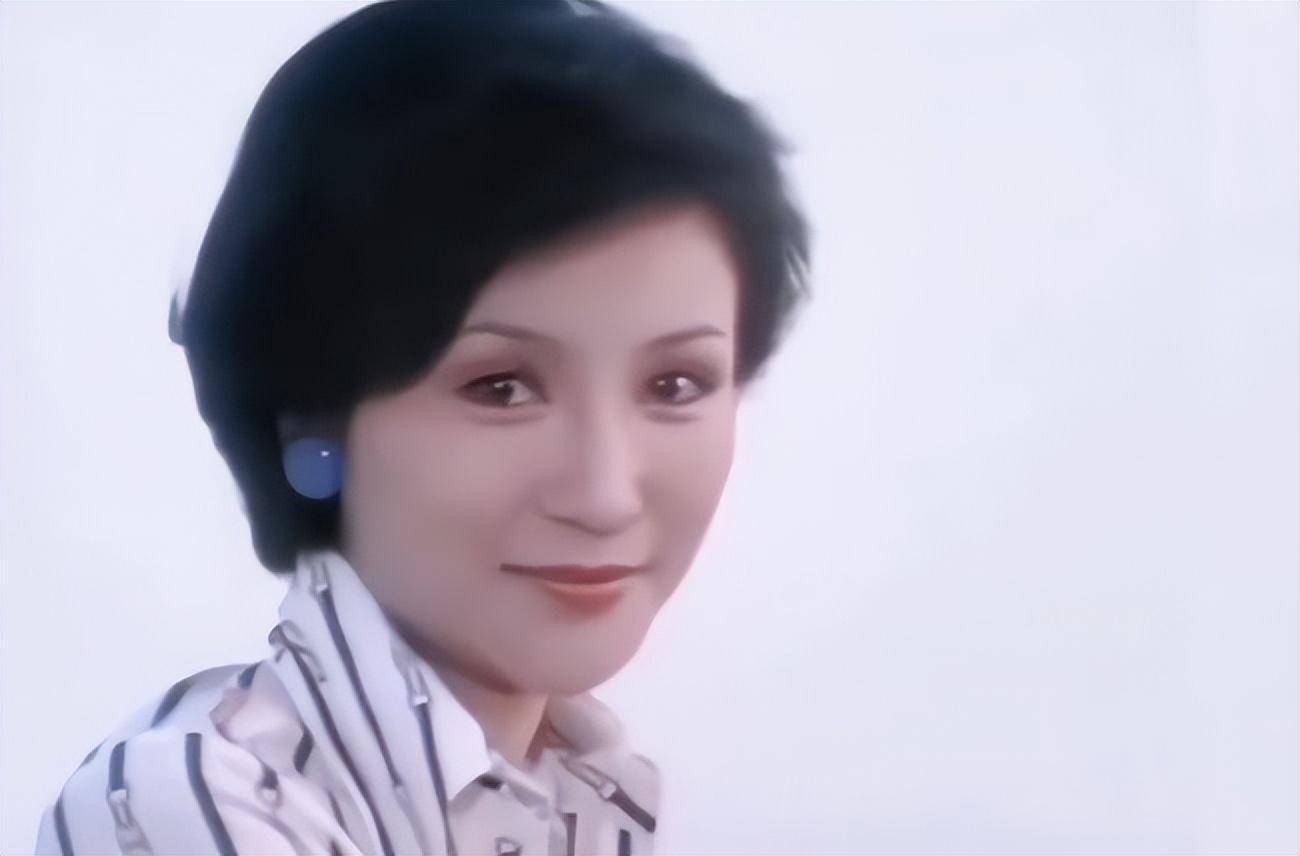 狄波拉:从弃婴到港姐,嫁豪门甩谢贤,一生都在找寻喜欢的活法