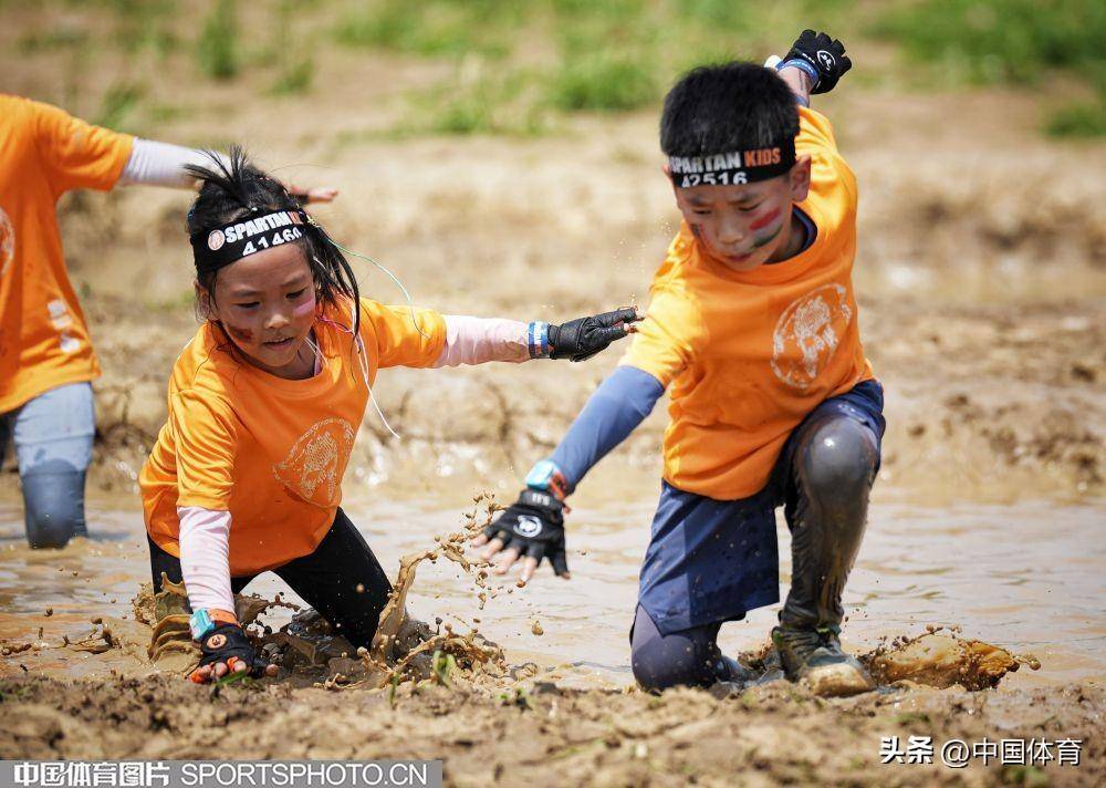 小勇士们个个棒棒哒!2024斯巴达勇士儿童赛(无锡站)开赛