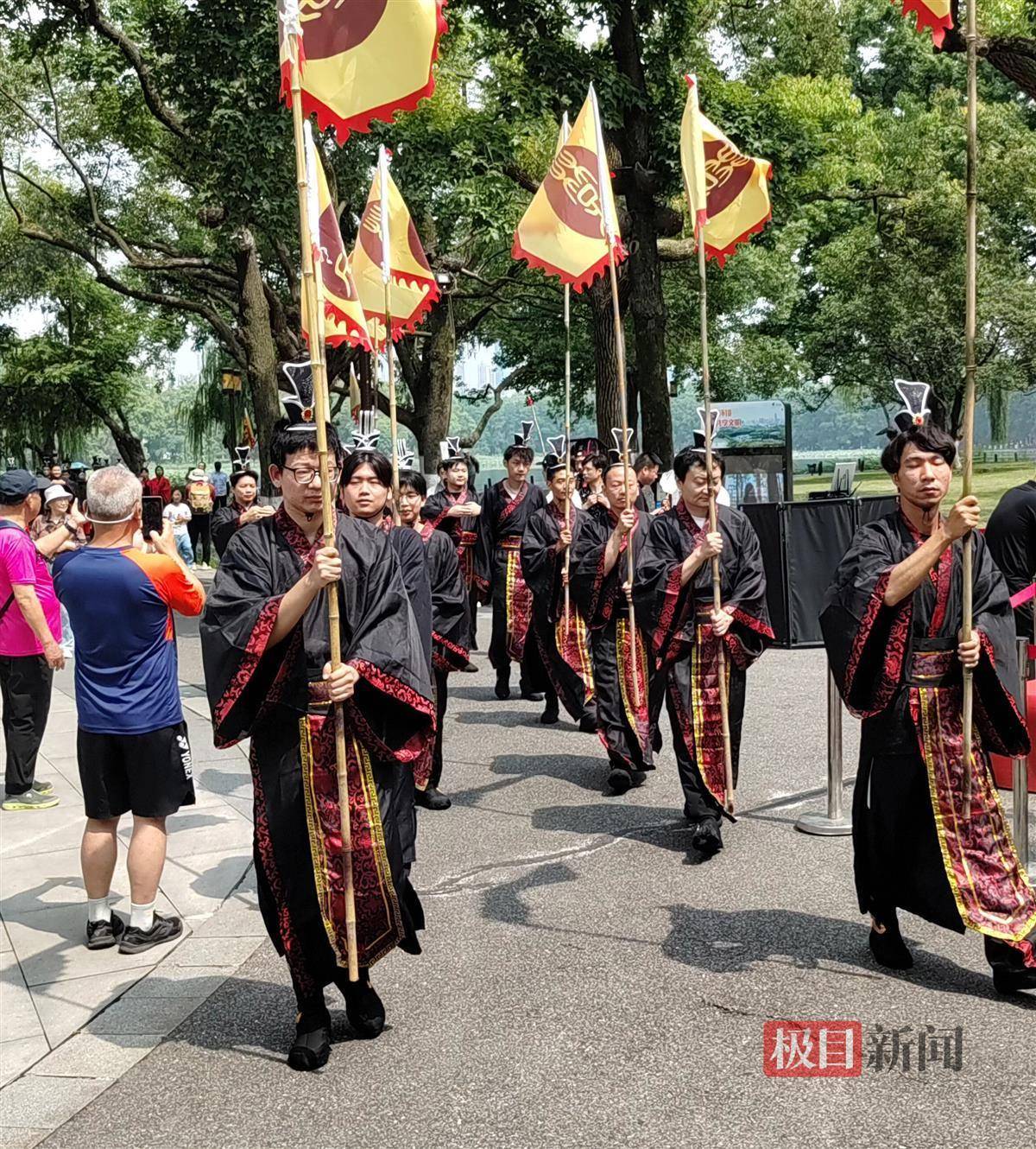 赣南日报:2024新澳免费资料三头67期-广西金秀瑶族康养文化旅游吸引游客