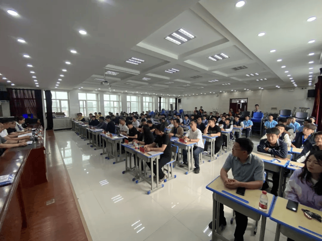 赤峰市教育科学研究中心职业教育发展研究室承办,宁城县职业中