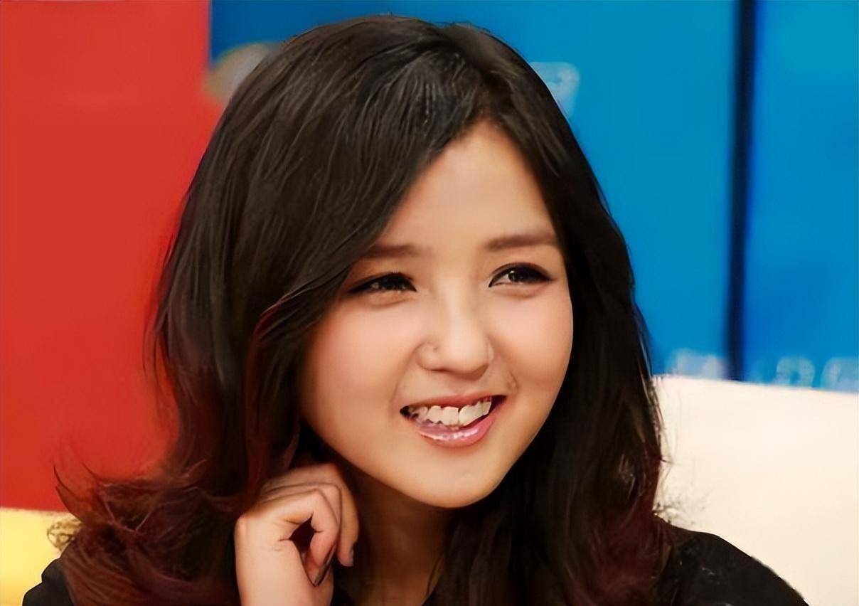 被诬陷的前夫借《庆余年》翻身,何洁却成了"小丑"_因为_李宇春_张靓颖