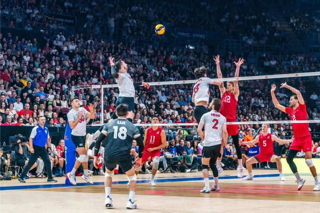 加拿大男排太猛了 直接开挂 世界排名狂飙 阿根廷男排和塞尔维亚上演