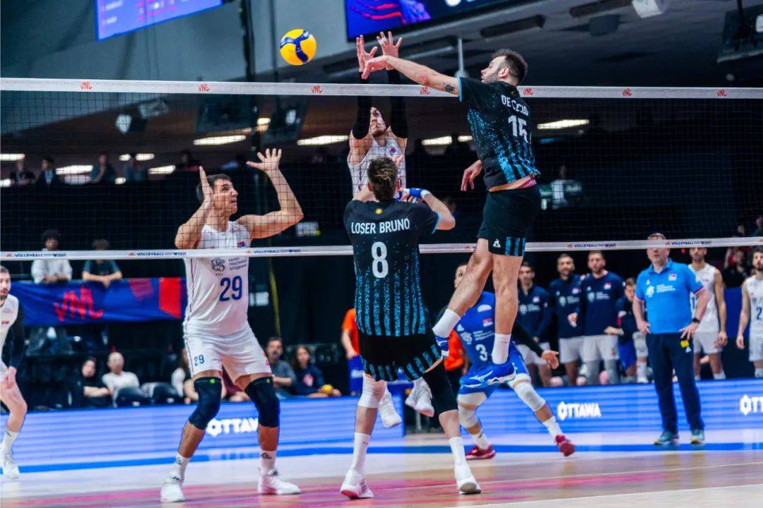 加拿大男排太猛了 直接开挂 世界排名狂飙 阿根廷男排和塞尔维亚上演