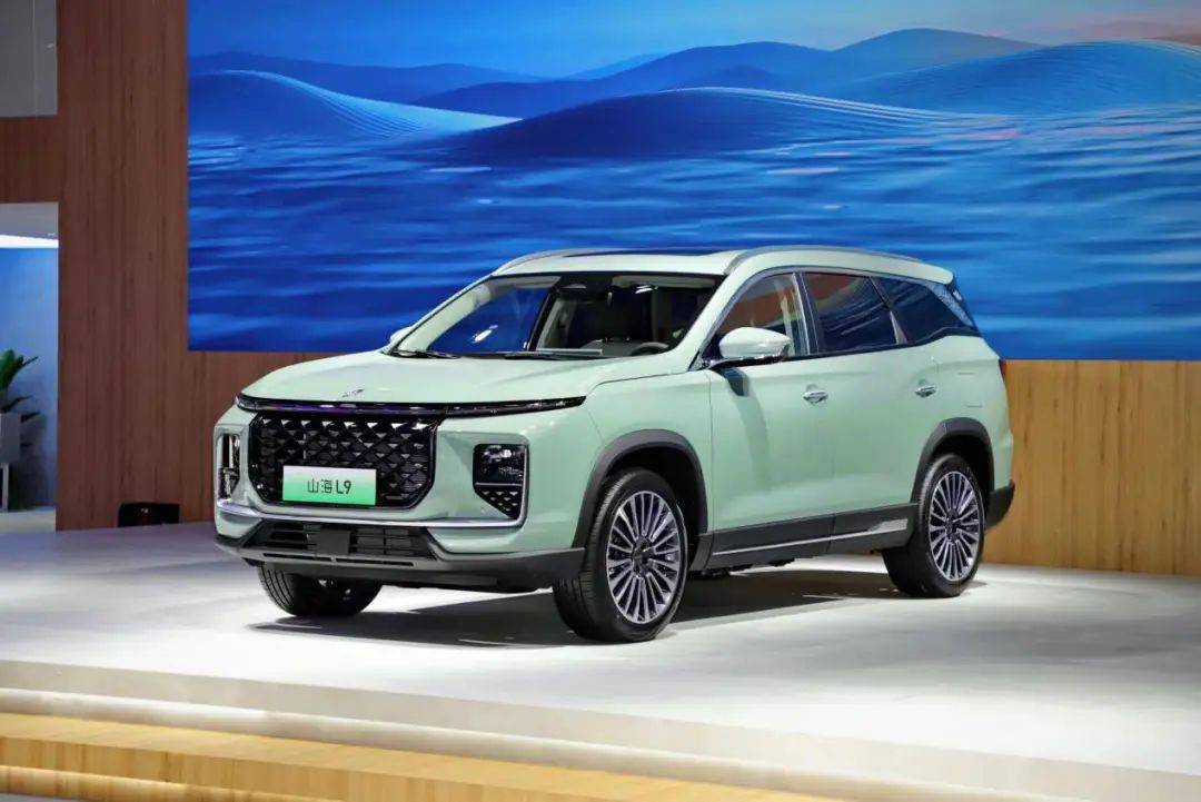 5t/2.0t 8at,轴距超3米大7座,223布局,15万出头可买!