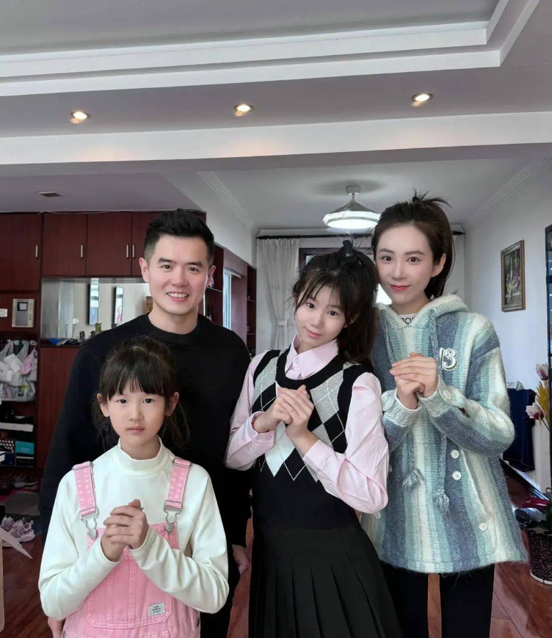 开业大吉!刘国正老婆乒乓球馆开业,国乒孙颖莎王楚钦合体送祝福