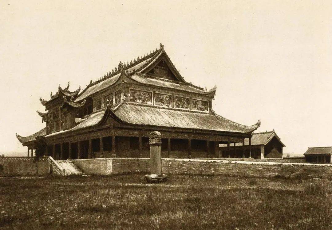 平阳府 尧帝庙大殿▲ 绵山云峰寺 洞窟寺院▲ 去平阳府山路▲ 去