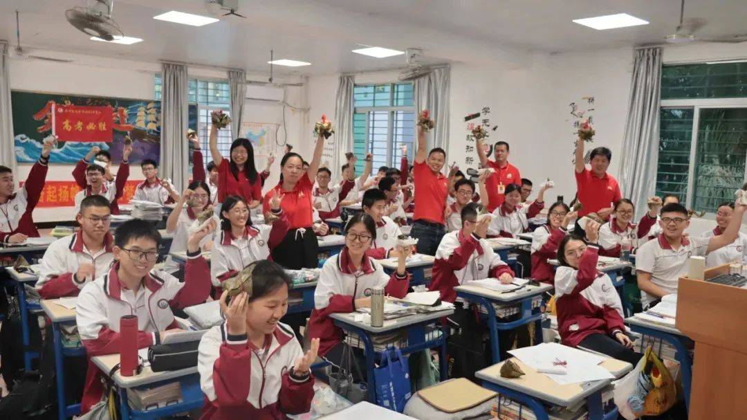 龙岩包粽子,绑艾叶,戴簪花……龙岩市第二实验小学锦山校区开展"香