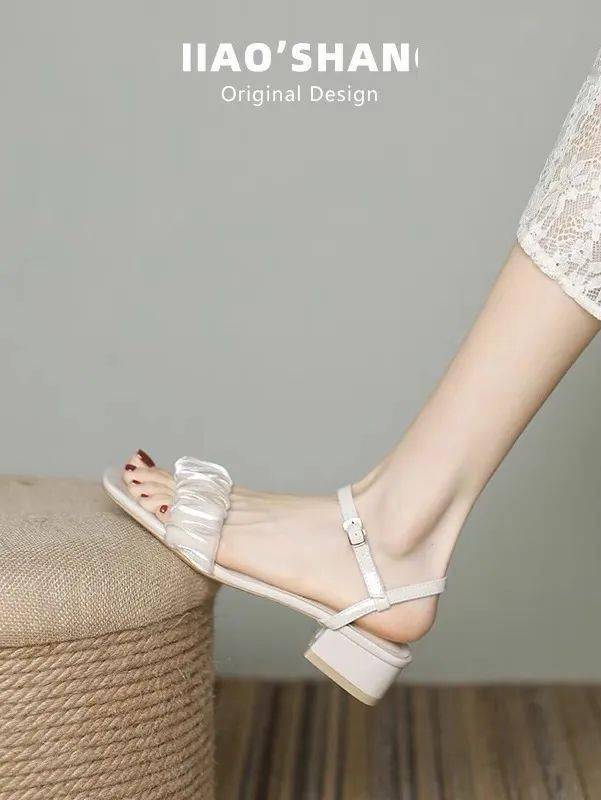 你的凉鞋该换了,今夏跪求你穿这五双!