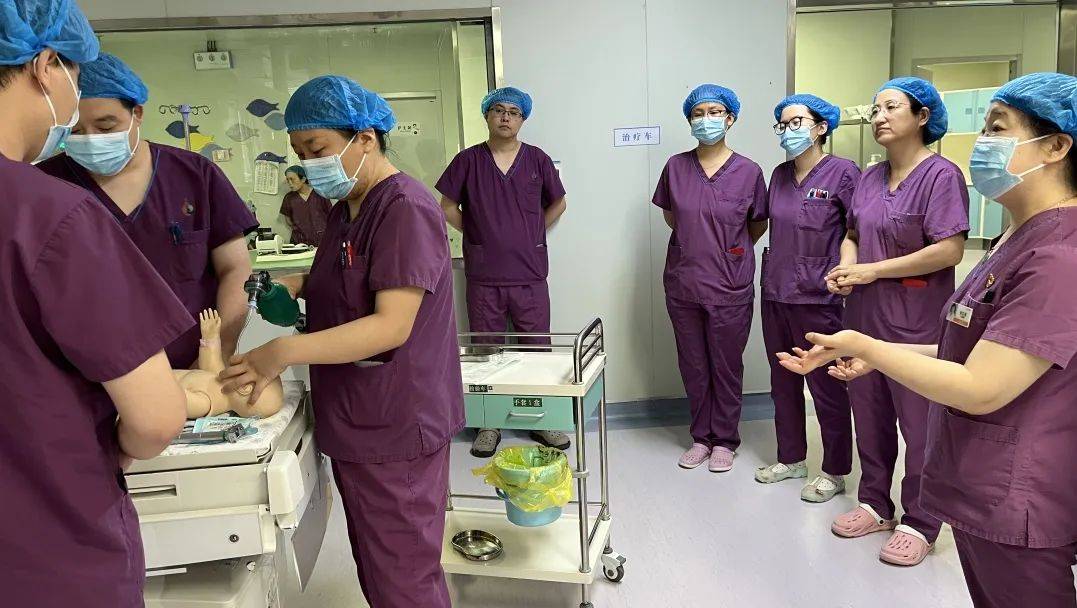 【务实】以练为战 护佑新生——新生儿科组织开展新生儿复苏应急演练