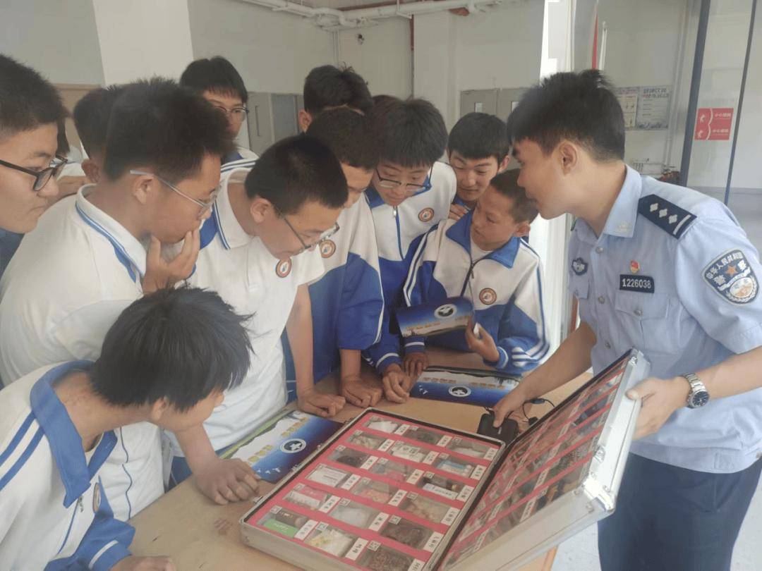 静海区禁毒办联合区法院,港南戒毒所,团泊镇在团泊镇中学举行"防范