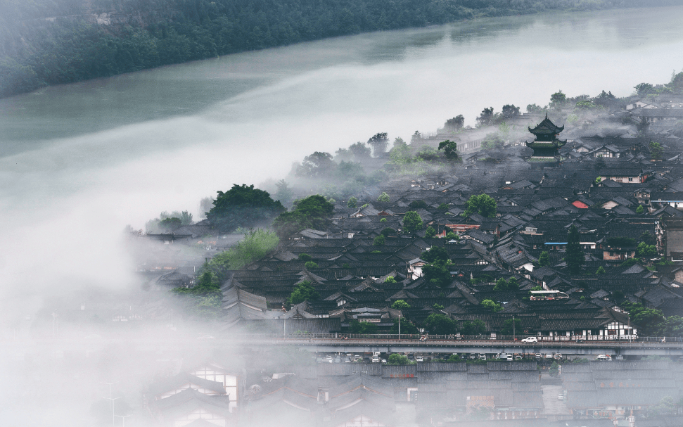 在四川,阆中文气可谓十足,这里拥有古代考场贡院,唐德宗贞元七年(791